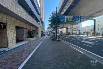 敷地南東側の前面道路
