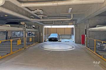 敷地内駐車場（屋内機械式）