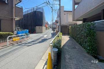 敷地南東側の前面道路　