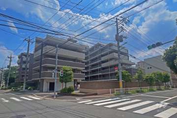 レクセルマンション本蓮沼の外観（北東側から）