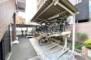 駐輪場（屋根付き）