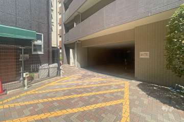 駐車場の出入り口