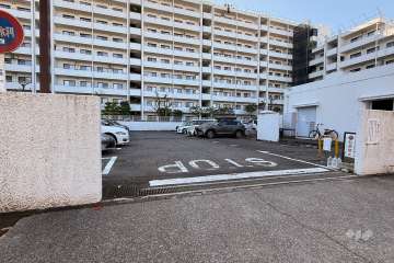 駐車場の出入り口・敷地内駐車場（屋外平面式）