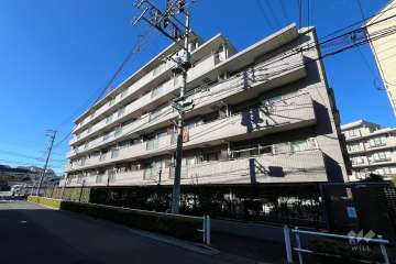 コスモ小竹向原の外観（南東側から）