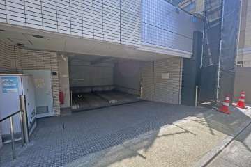 敷地内駐車場（屋内機械式）