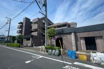 コスモ板橋前野町ヒルズの外観（北東側から）