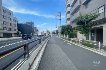 敷地北西側の前面道路　