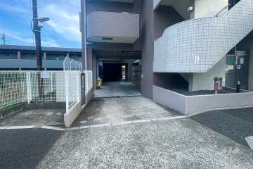 駐車場の出入り口　