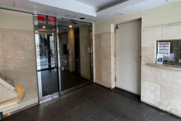 エントランスはオートロック付きです。