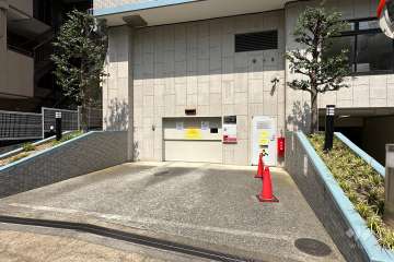 駐車場の出入り口