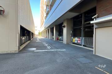 敷地内駐車場（屋内機械式）