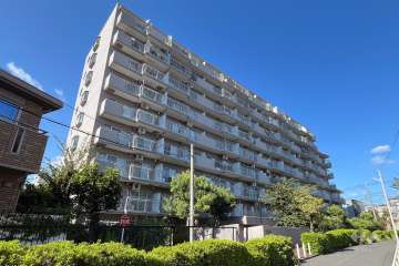 東急ドエルアルス成増の外観（南西側から）