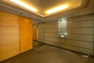 エントランスはオートロック付きです。