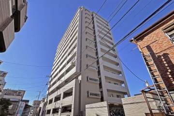 コスモ板橋小豆沢の外観（南東側から）