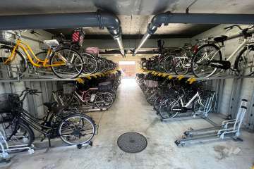屋内に設けられた駐輪場