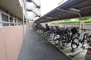 駐輪場（屋根付き）