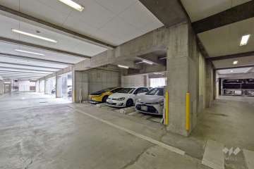 敷地内駐車場（屋内機械式）