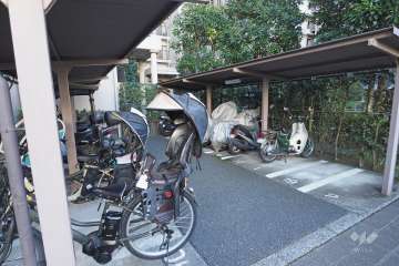 駐輪場（屋根付き）