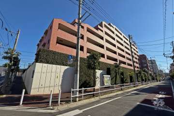 ライオンズガーデン東武練馬弐番館の外観（北西側から）