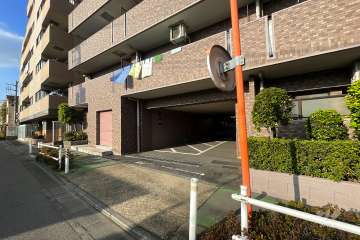 駐車場の出入り口