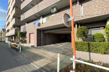 駐車場の出入り口