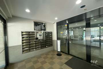 エントランスはオートロック付きです。