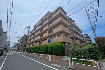 ライオンズマンション浮間公園の外観（南東側から）