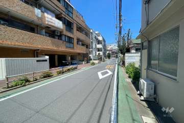 敷地南東側の前面道路