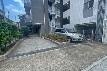 敷地内駐車場（屋外平面式）