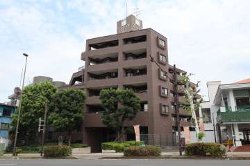 ナイスアーバン志村坂上の外観（南西側から）