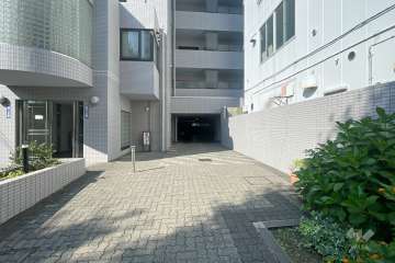 駐車場の出入り口