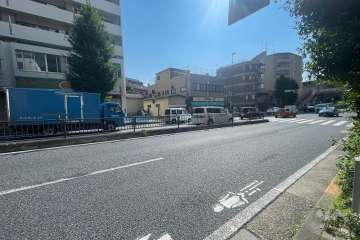 敷地北東側の前面道路