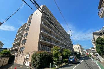 朝日パリオ板橋富士見台の外観（南西側から）