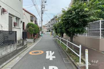 敷地東側の前面道路