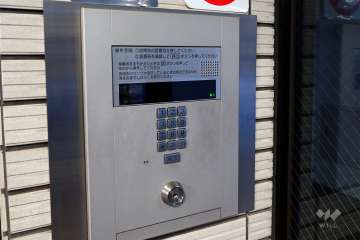 エントランスはオートロック付きです。