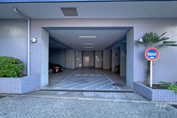 駐車場の出入り口
