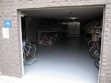 エントランス横にある駐輪場（屋内）