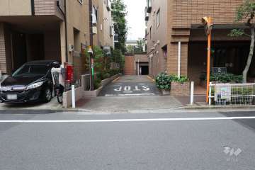 駐車場の出入り口