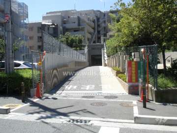 敷地内駐車場（機械式）