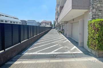 駐車場の出入り口