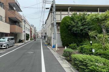 敷地北側の前面道路　