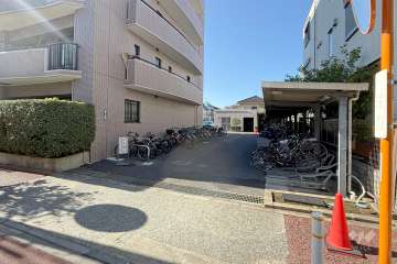 駐車場の出入り口