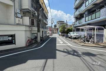 敷地南側の前面道路　