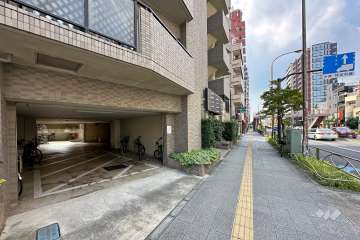 駐車場の出入り口