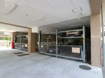 敷地内駐車場（屋内機械式）