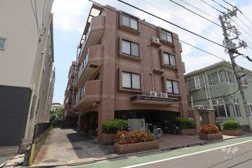 Ｍ＆Ｃコート板橋の外観（北東側から）