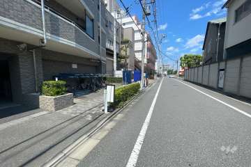 敷地北東側の前面道路