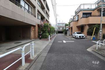 敷地東側の前面道路　