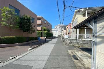 敷地北西側の前面道路　