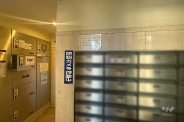 宅配ボックスと共用ポスト　